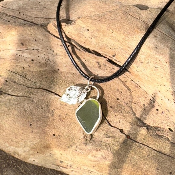 Green Sea glass Handmade 995 silver leaf charm soldered necklace beach - Picture 4 of 8